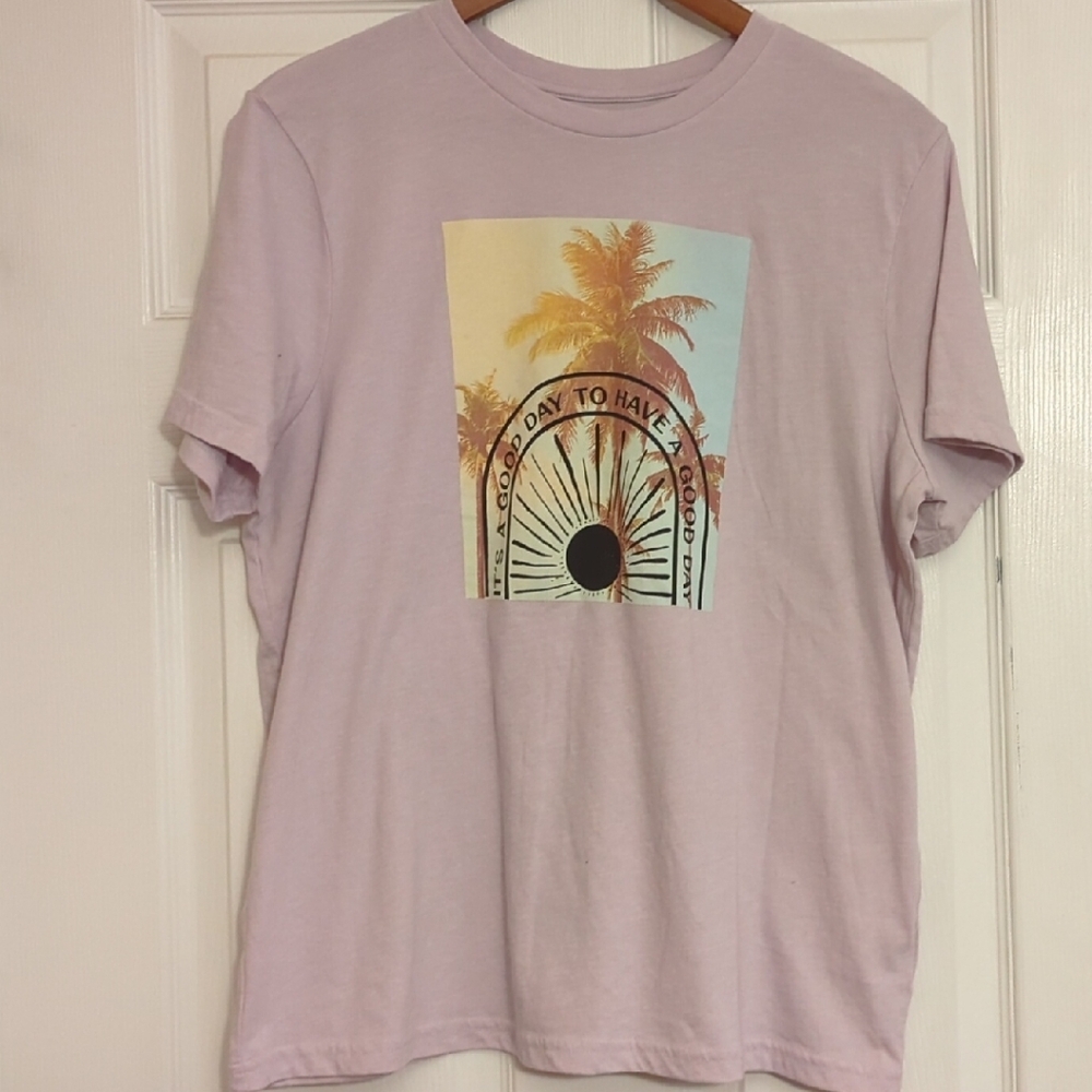 Lee Lavender T-Shirt with Graphic! It's A Good Day To Have A Good Day!